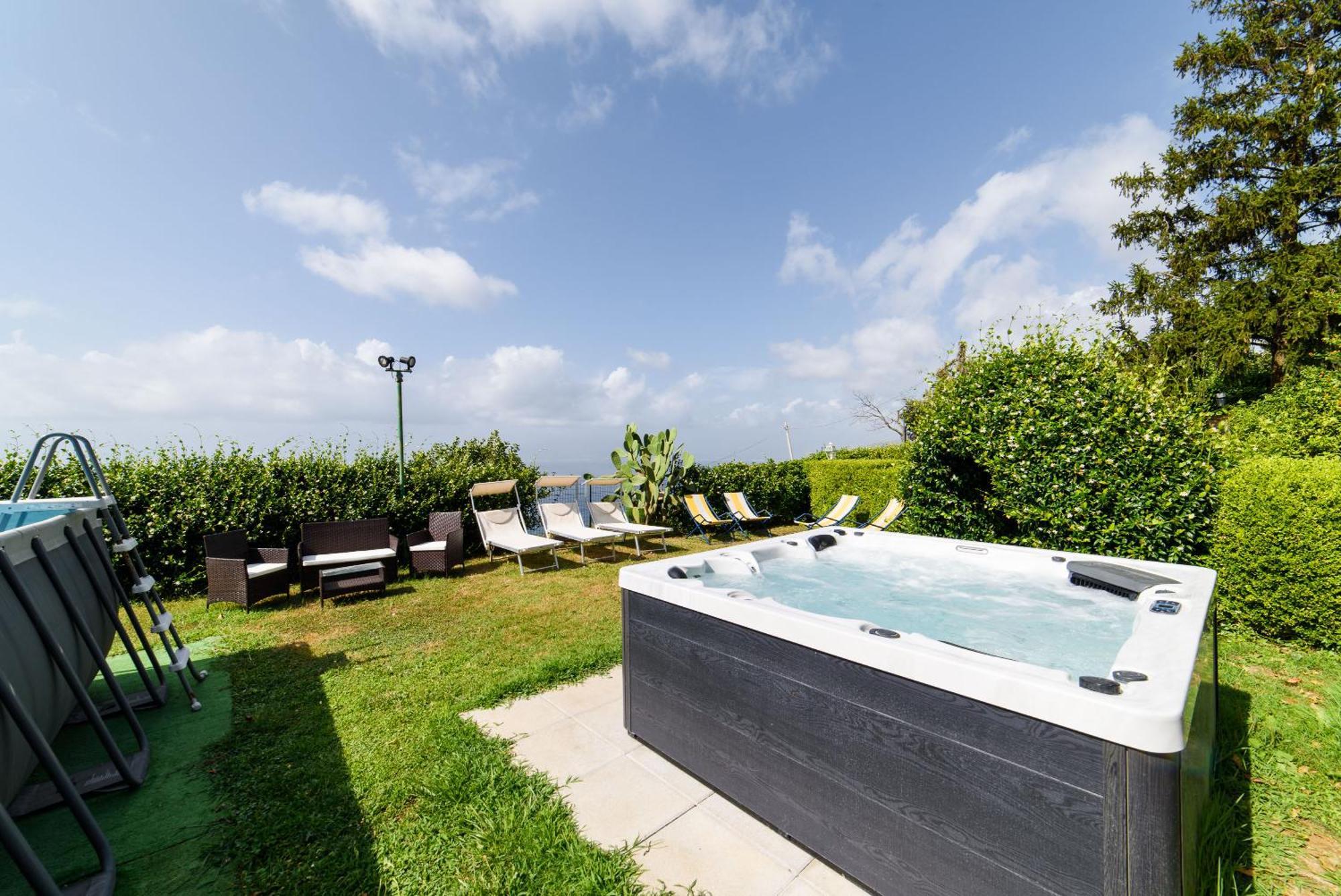 Estate4Home - Villa Luisa Play&Pool サンタガータ・スイ・ドゥエ・ゴルフィ エクステリア 写真